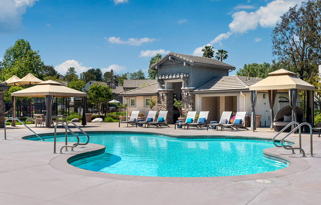 The Cascades Apartments pool