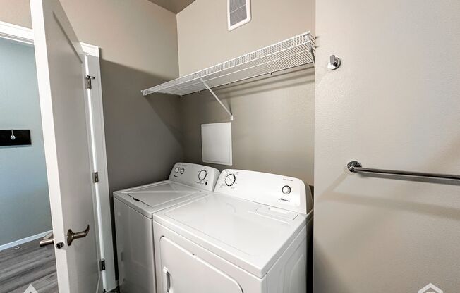 Studio, 1 bath, 605 sqft, $900, Unit 5520-4206