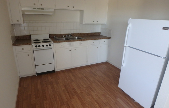 2 beds, 1 bath, 752 sqft, $695, Unit 214