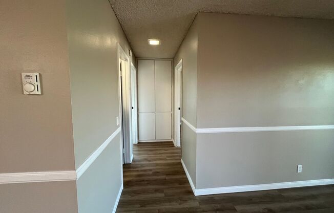 2 beds, 1 bath, 980 sqft, $2,400, Unit 055