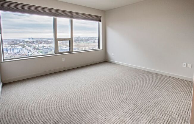 2 beds, 2 baths, $2,500, Unit River Tower Christina Landing Condominium