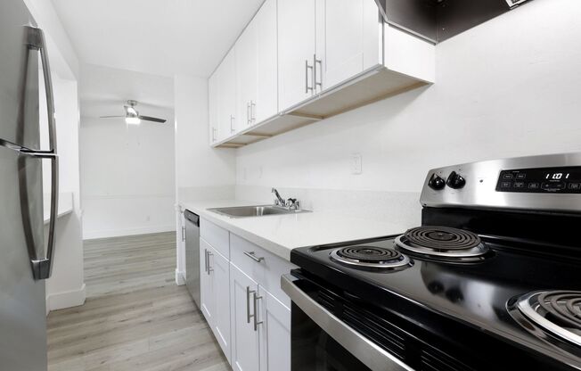 2 beds, 1 bath, 850 sqft, $1,650, Unit 9160-15