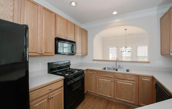 Spacious 3BR, 2.5BA End-Unit Townhome!