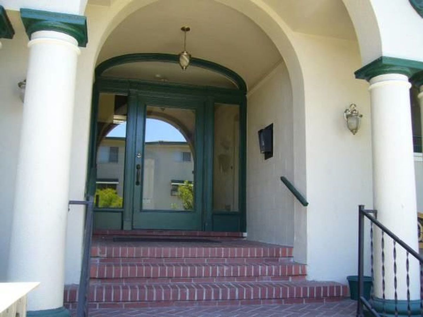445 S. 3rd St.