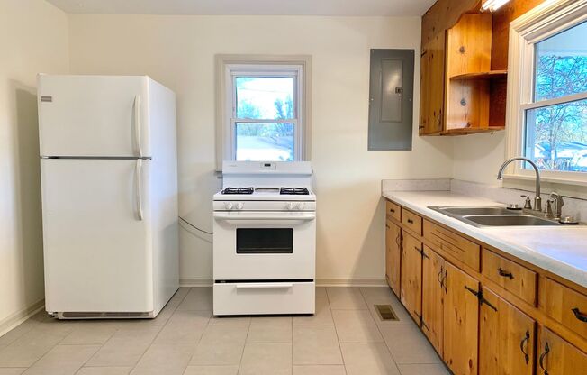 2 beds, 1 bath, $1,195