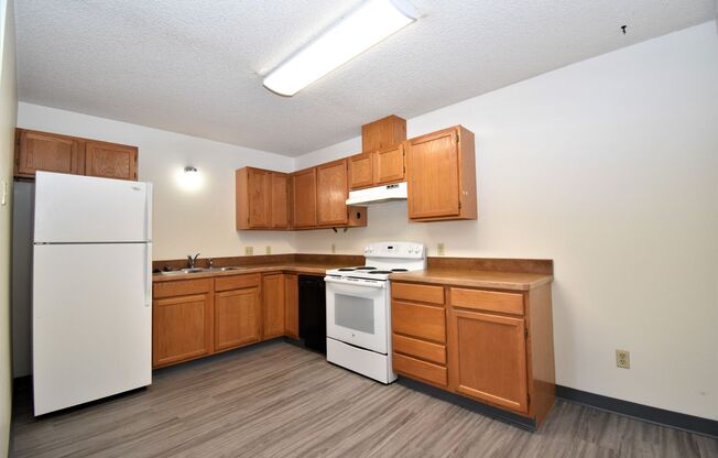 2BR/1Ba, close to 7th Street, food truck court and shopping