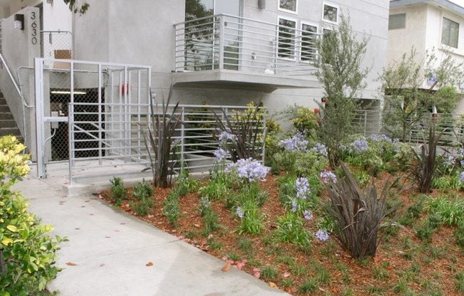Welcome to Lido Apartments - 3630 Mentone Ave