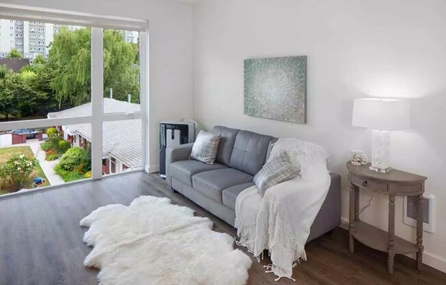 1 bed, 1 bath, 739 sqft, $1,795, Unit 212