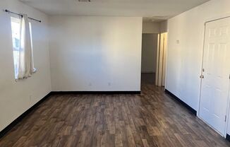 2 beds, 1 bath, $900, Unit 645 N Gordon