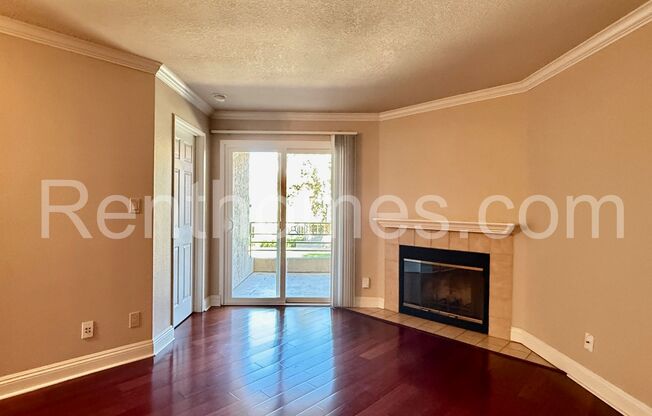 University City, 7405 Charmant Dr #2014, Near UCSD, Fireplace, 2 Parking Spaces in Controlled Access Garage!