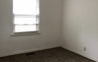 3 beds, 1 bath, $995