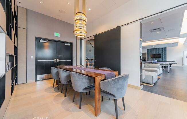 1 bed, 1 bath, 711 sqft, $2,800, Unit 1414