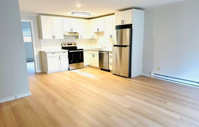 1 bed, 1 bath, 600 sqft, $1,595, Unit 25