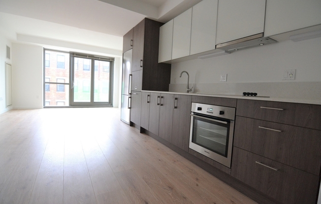2 beds, 1 bath, 962 sqft, $4,765, Unit 322