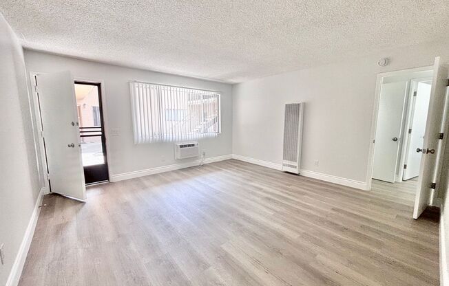 531 E Chevy Chase Dr #4