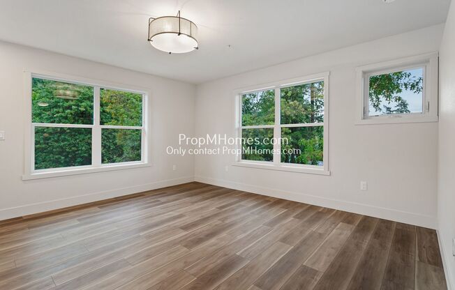 Luxury One Bedroom Unit in Lake Grove!