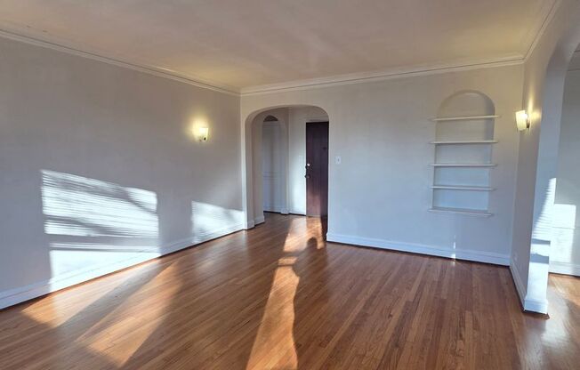 7443-49 N. Claremont