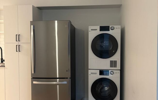 2 beds, 2 baths, 1,042 sqft, $2,450, Unit 504