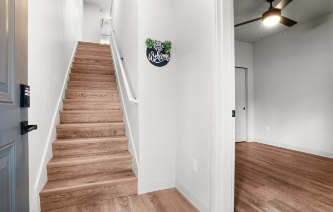 3 beds, 2 baths, 1,871 sqft, $2,880, Unit H-C