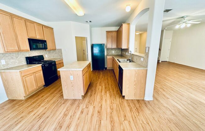 >>Beautiful Spacious 4 bedroom 2.5 bath home in South Austin<<