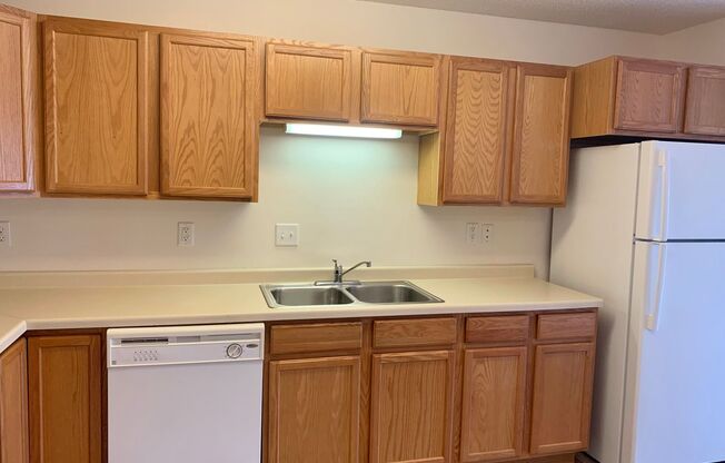 1 bed, 1 bath, 800 sqft, $950, Unit 208