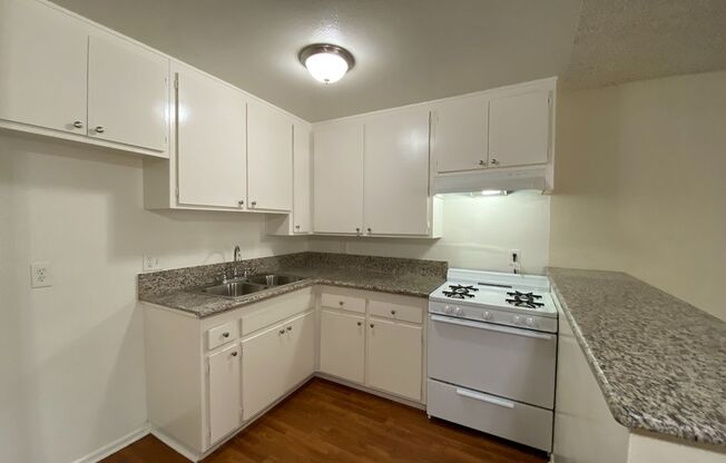 1 bed, 1 bath, 700 sqft, $1,895, Unit 06