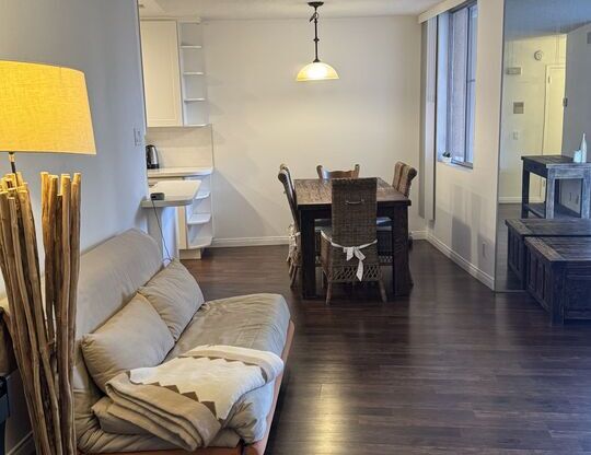 1 bed, 2 baths, 850 sqft, $3,900, Unit 209