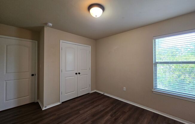 3 beds, 2.5 baths, $1,435