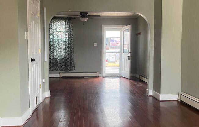 Beautiful Columbia 2 BR for Immediate Move in