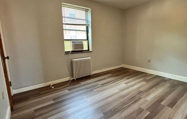 2 beds, 1 bath, 800 sqft, $1,840, Unit 6236 Fifth Ave. #305C