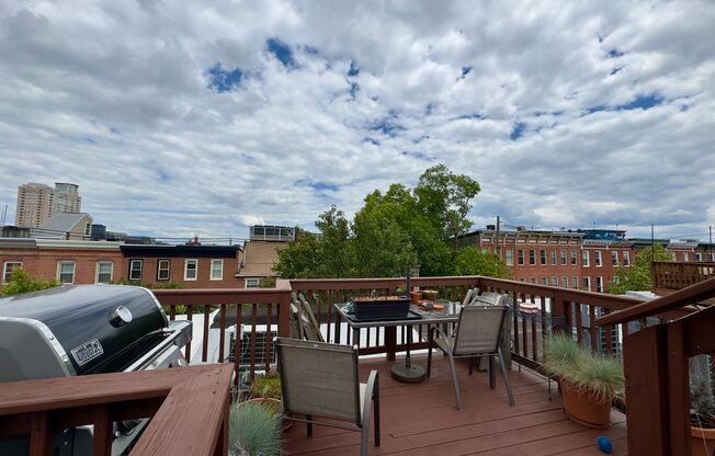 Charming 4Bed/3Bath in Riverside Neighborhood