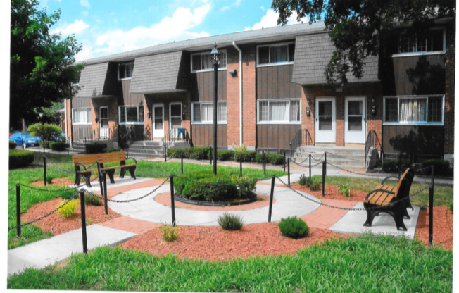 434 MIDDLE TPKE W