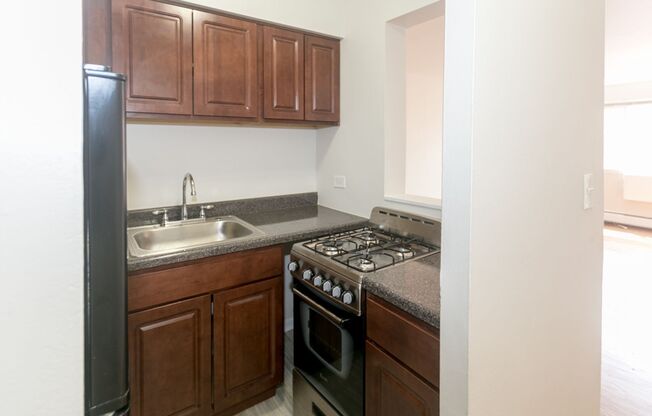 1 bed, 1 bath, $1,350, Unit 421