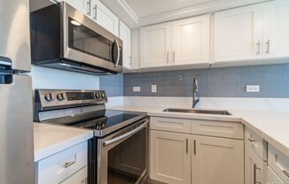 1 bed, 1 bath, $2,400