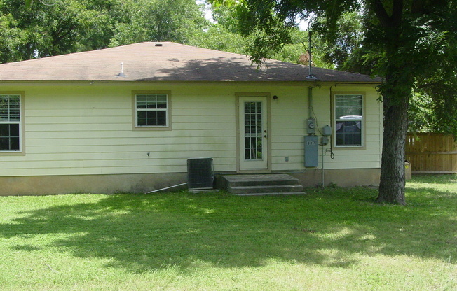 3 beds, 2 baths, $2,000