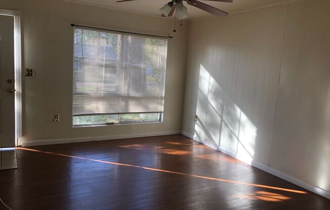 3 Br / 1 Ba house for $1195 per month!! Sherwood Forest at I-12