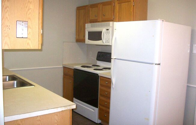 2 beds, 1 bath, $925