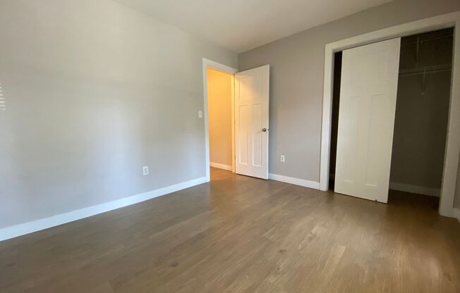 1 bed, 1 bath, $1,100, Unit 102