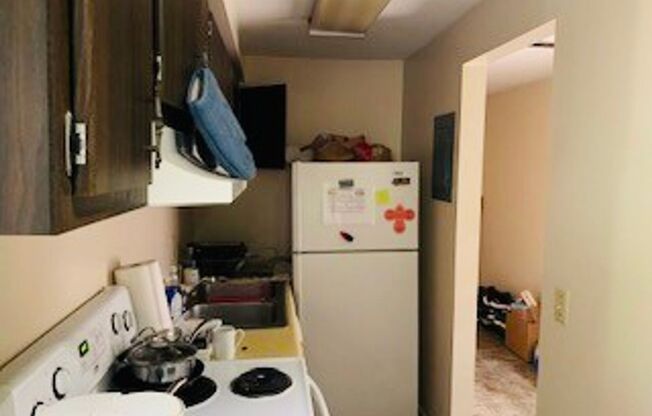 1 bed, 1 bath, $700, Unit 1