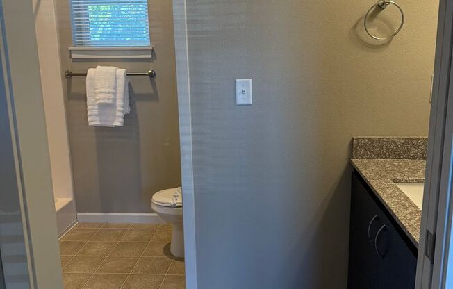 2 beds, 2 baths, $1,725, Unit 136
