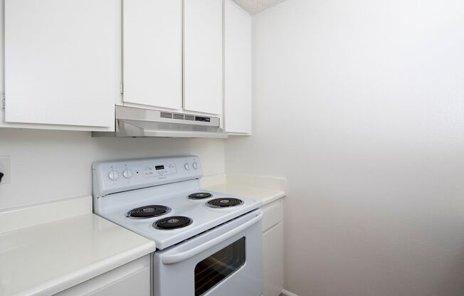 1 bed, 1 bath, 690 sqft, $2,175, Unit 009