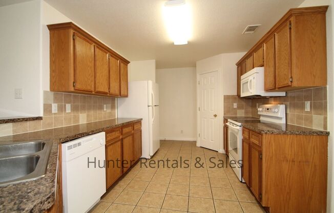 3 beds, 2 baths, $1,195