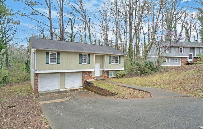 Large 4 Bedroom 2.5 Bath Home with 2 Car Garage