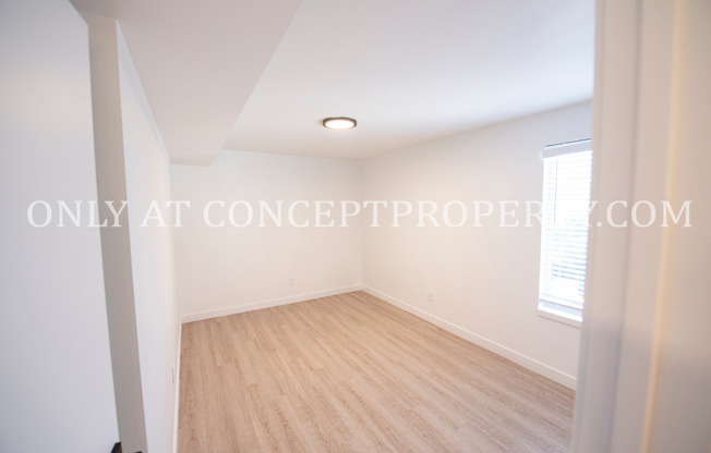 2 beds, 1 bath, 894 sqft, $1,699, Unit 05