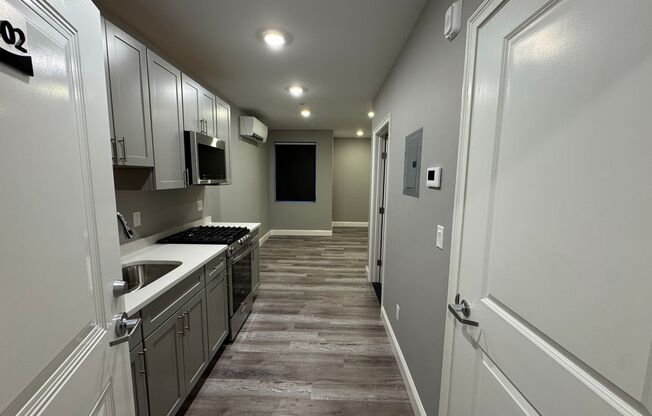 Studio, 1 bath, 349 sqft, $1,850, Unit 302