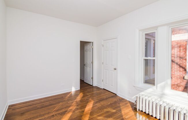 3 beds, 1 bath, 1,050 sqft, $2,400, Unit 6571-2