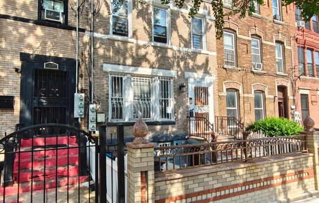 297 BRADFORD ST