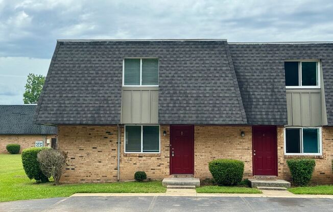 3 beds, 2.5 baths, 1,403 sqft, $1,295, Unit 10F