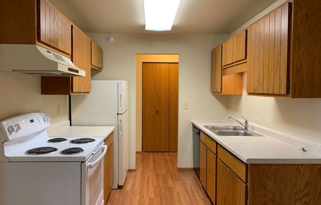 1 bed, 1 bath, 702 sqft, $640, Unit 103