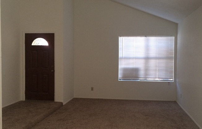 1 month free rent if rented before Christmas! Beautiful 55+ Ahwatukee neighborhood spacious 2/br 2/ba home - Rent Includes membership to Ahwatukee Recreation Center